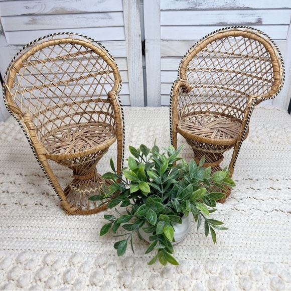 Vintage Wicker Rattan Woven Mini Peacock Chairs Set of 2 Plant Stand - Picture 1 of 12